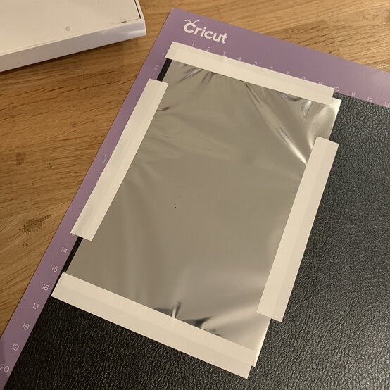 foiled-bookmark_step14.jpg?sw=554&q=85