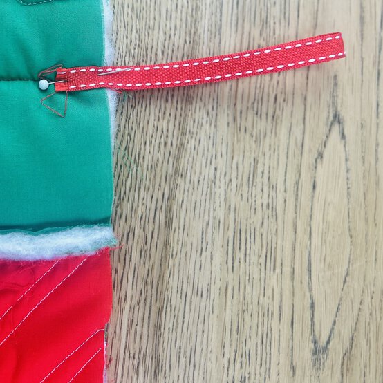 Idea_how-to-quilt-a-christmas-stocking_step12b.jpg?sw=554&q=85