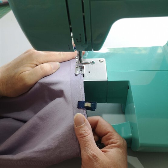 Ombre%20dyed%20children%27s%20dress_Step5_2.jpg?sw=554&q=85