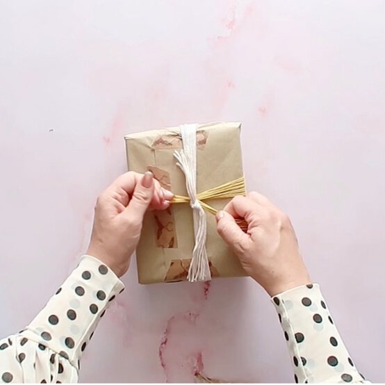 How_to_Gift_Wrap_with_your_yarn_scraps_Macrame%209.jpeg?sw=554&q=85