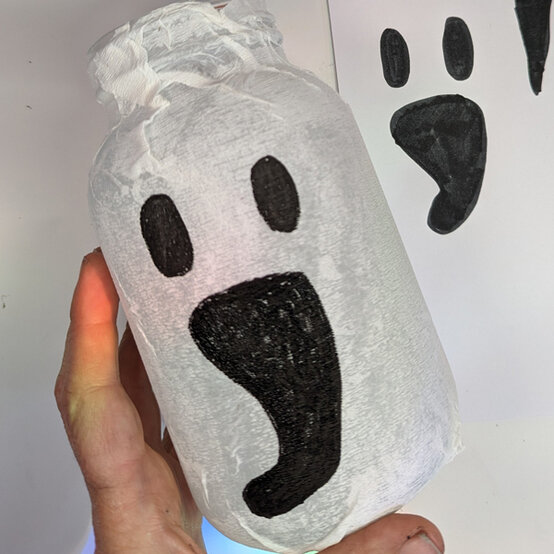 idea_halloween-glass-lanterns-ghost_step2.jpg?sw=554&q=85