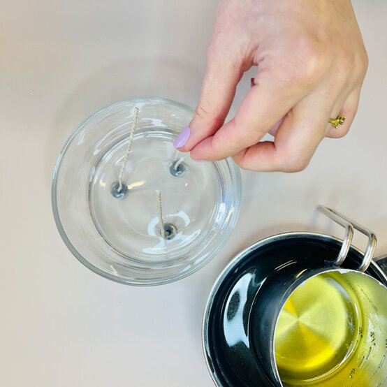 idea%5Fhow%2Dto%2Dmake%2Da%2Dflower%2Dcandle%5Fstep%2D8.jpg?sw=554&q=85