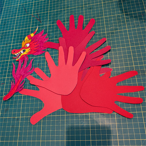 how%2Dto%2Dmake%2Da%2Ddancing%2Ddragon%2Dpuppet%5Fstep%2D2c.jpg?sw=554&q=85