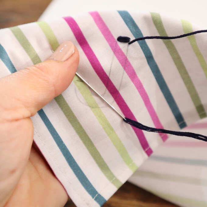 how-to-sew-placemats-and-napkins_napkin_step5b.jpg?sw=680&q=85