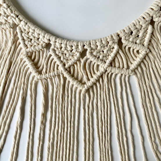 xmasmacramewreath_step-12.jpg?sw=554&q=85