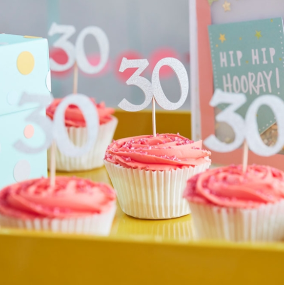 cricut-how-to-make-cupcake-topperssquare.png?sw=554&q=85