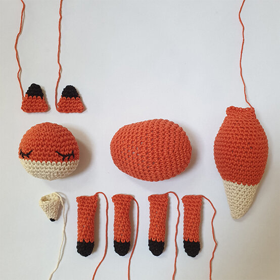 crochet-fox-wreath.jpg?sw=554&q=85