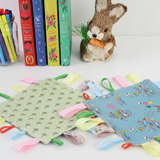 25-things-to-sew-crinkle-tag-toy.jpg?sw=554&q=85