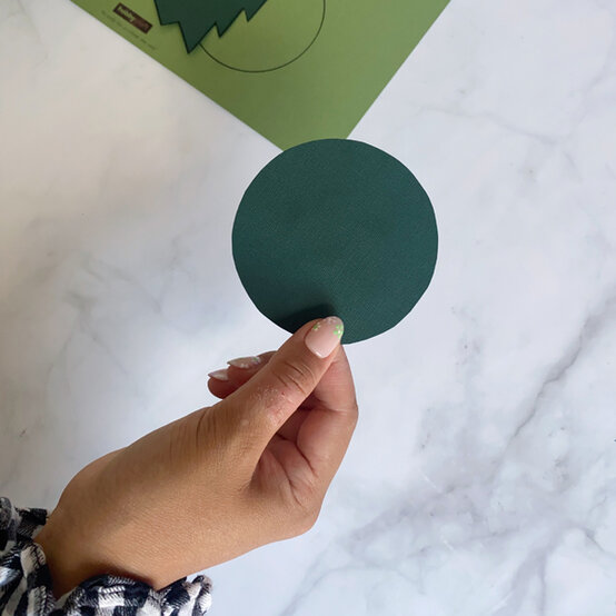 idea_christmas-drawn-gifttag_step2b.jpg?sw=554&q=85