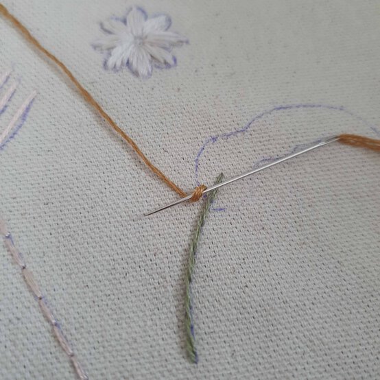 Idea_how-to-make-an-embroidered-banner_step6f.jpg?sw=554&q=85