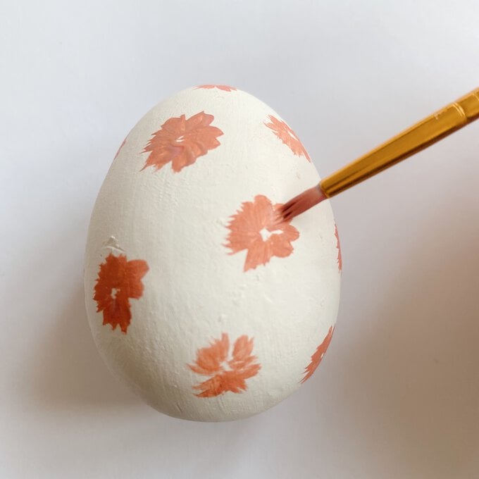 how-to-make-floral-painted-eggs-8.jpg?sw=680&q=85