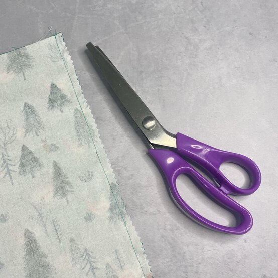 how-to-make-fabric-crackers_step6.jpg?sw=554&q=85