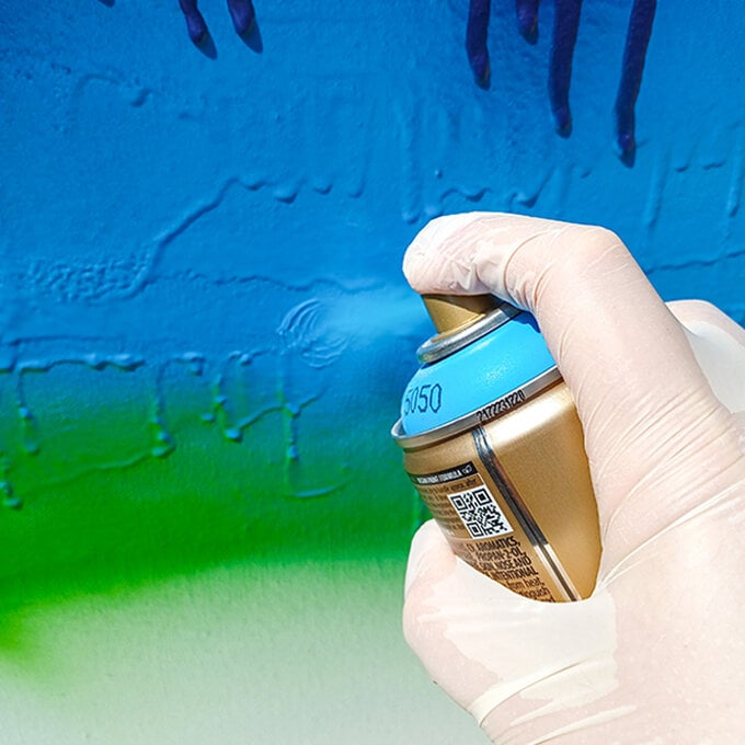 idea_gravity-drip-canvas-with-spray-paint_step5c.jpg?sw=680&q=85
