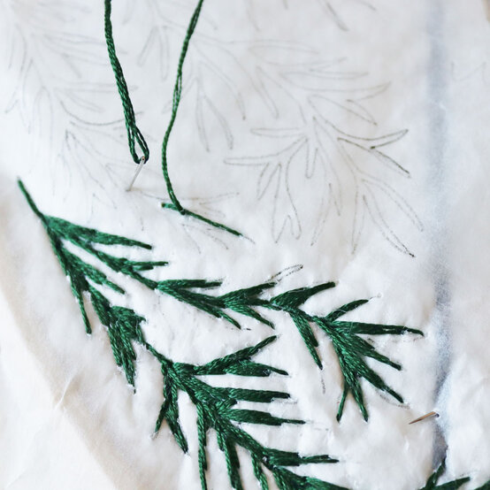 winterpunchneedle_step20-21.jpg?sw=554&q=85