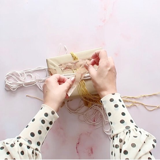 How_to_Gift_Wrap_with_your_yarn_scraps_Macrame%207.jpeg?sw=554&q=85