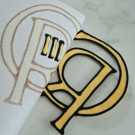 idea_how-to-make-a-coronation-cake_step8a.jpg?sw=554&q=85