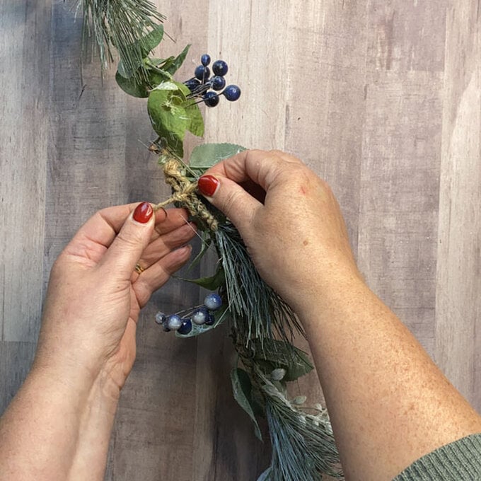 how-to-make-a-rustic-christmas-garland_step-2c.jpg?sw=680&q=85