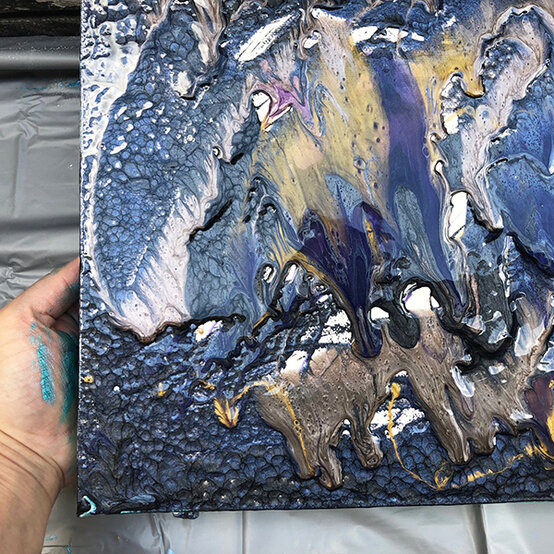 pebeo-galaxy-canvas-fluid-painting-7.jpg?sw=554&q=85