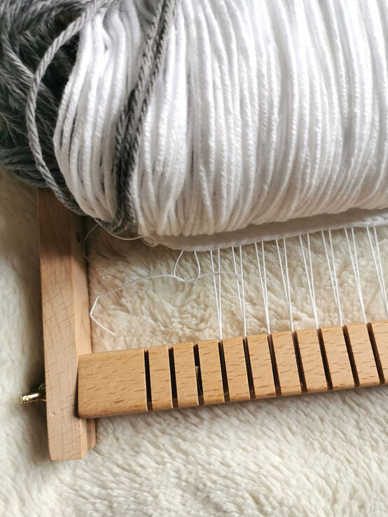 christmassceneweaving_step-23.jpg?sw=554&q=85