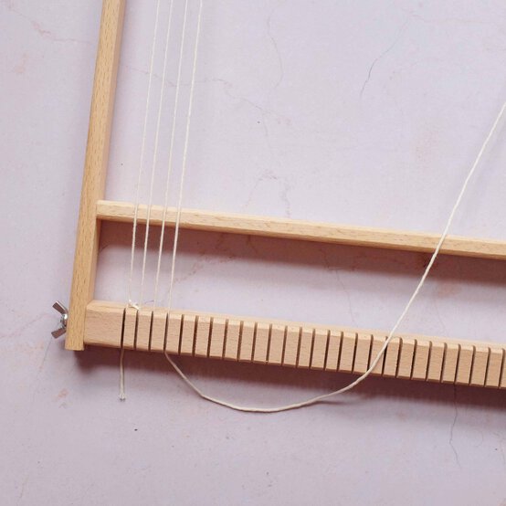 Idea_how-to-make-a-woven-christmas-banner_step2.jpg?sw=554&q=85