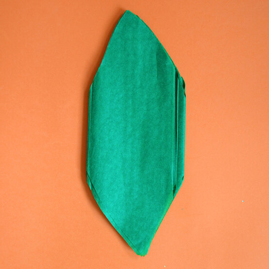 jungle-themed-party-leaf-garlands-step4.jpg?sw=554&q=85