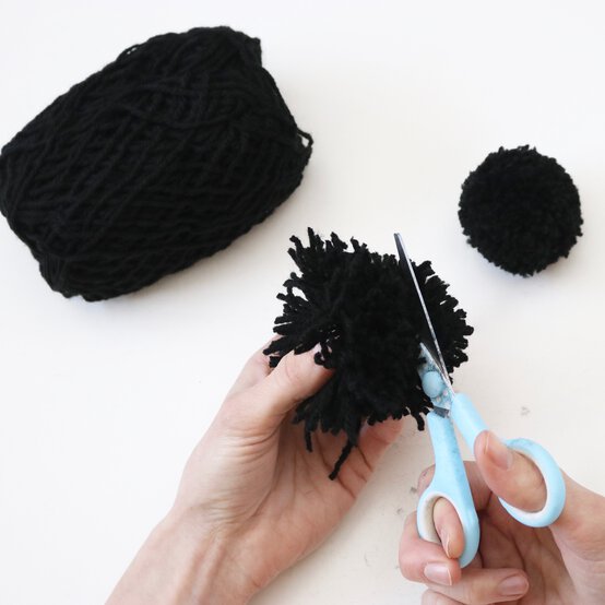 how_to_make_a_ladybird_costume_ladybird_step3b-square.jpg?sw=554&q=85