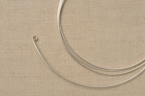 jewellery_writing_loop_2.jpg?sw=554&q=85