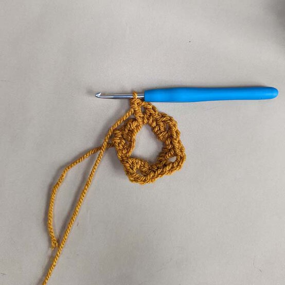 ideas%5Fstash%2Dbusting%2Dchristmas%2Dtable%2Ddecor%5Fchristmas%2Dtree%2Dcones%5Fstep%2D1c.jpg?sw=554&q=85