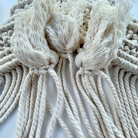 idea%5Fmacrame%2Dchristmas%2Dtrees%5Fstep27.jpg?sw=554&q=85