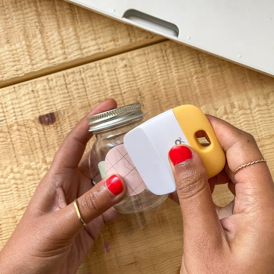 cricut_how_to_make_garden_party_jars_5.-mini-glass-jars.jpg.jpg?sw=554&q=85