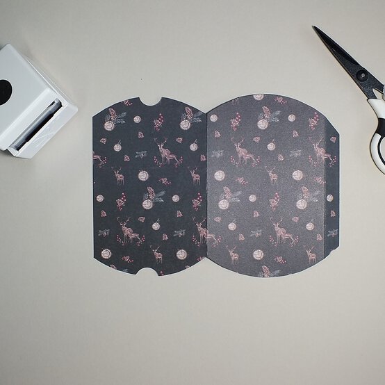 papercraft-christmas-advent-calendar_pilow-box_step3.jpg?sw=554&q=85