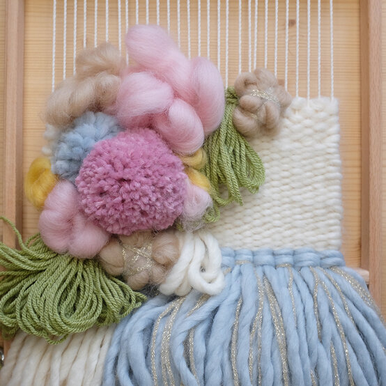 how_to_make_-a_floral_weave_37.jpg?sw=554&q=85