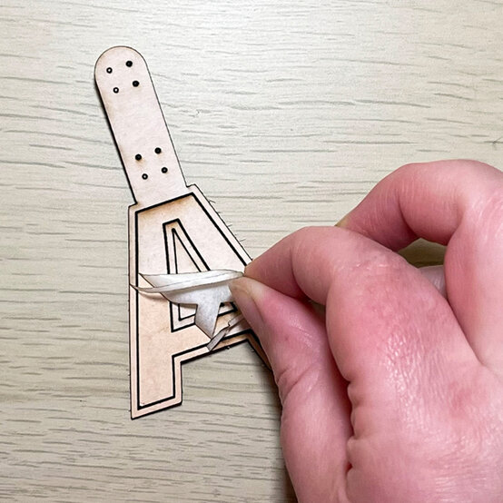 idea_glowforge-how-to-make-personalised-keyrings-alphabet_step4.jpg?sw=554&q=85