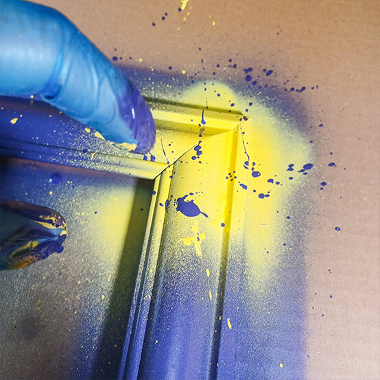 Frame%20Spray%20Paint_%20Step8d.jpg?sw=554&q=85
