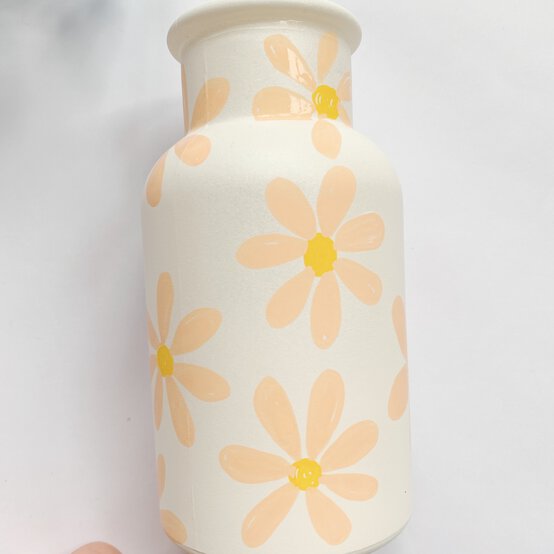 3-ways-to-decorate-vases-8.jpg?sw=554&q=85