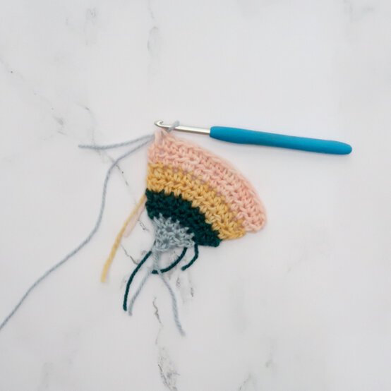 3_Ways_to_Use_Scrap_yarn_Crochet%20hair%20tie%205.jpeg?sw=554&q=85