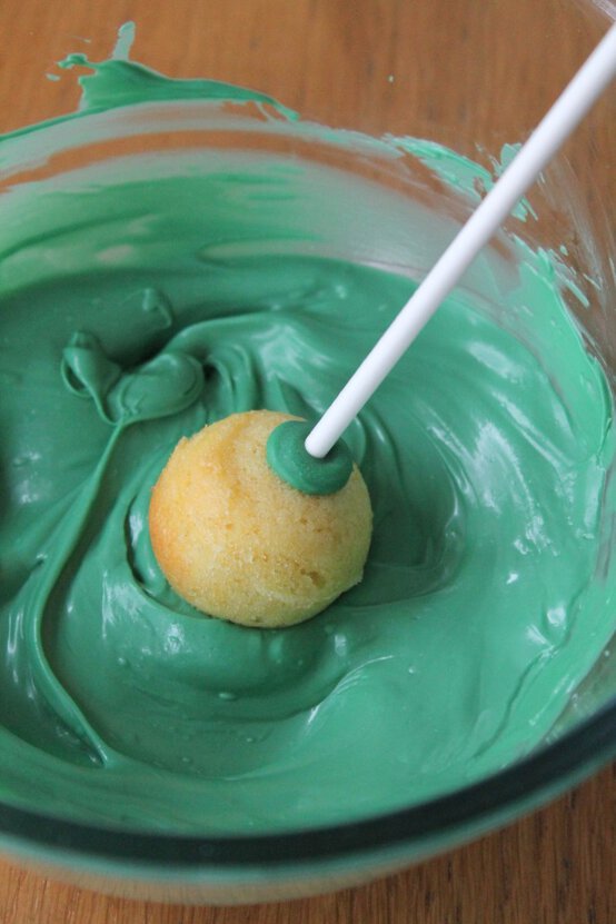 cake-pop-7.jpg?sw=554&q=85