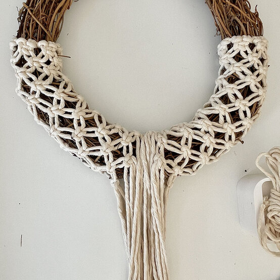 How-to-Make-a-Macrame-Wreath_Step%205.jpeg?sw=554&q=85