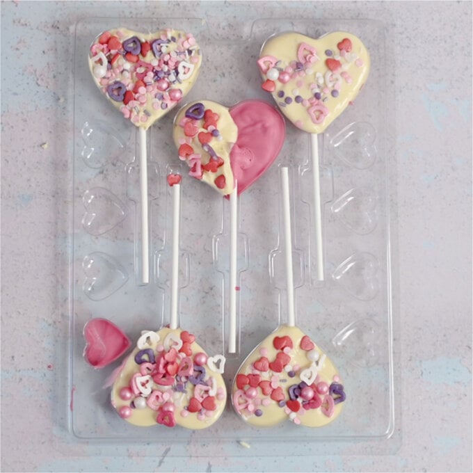 how-to-make-chocolate-heart-lollipops-step8.jpg?sw=680&q=85