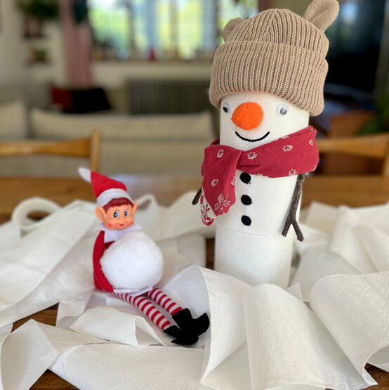 idea%5Fquick%2Dand%2Deasy%2Dchristmas%2Delf%2Dideas%5Fstep%2D31.jpg?sw=554&q=85