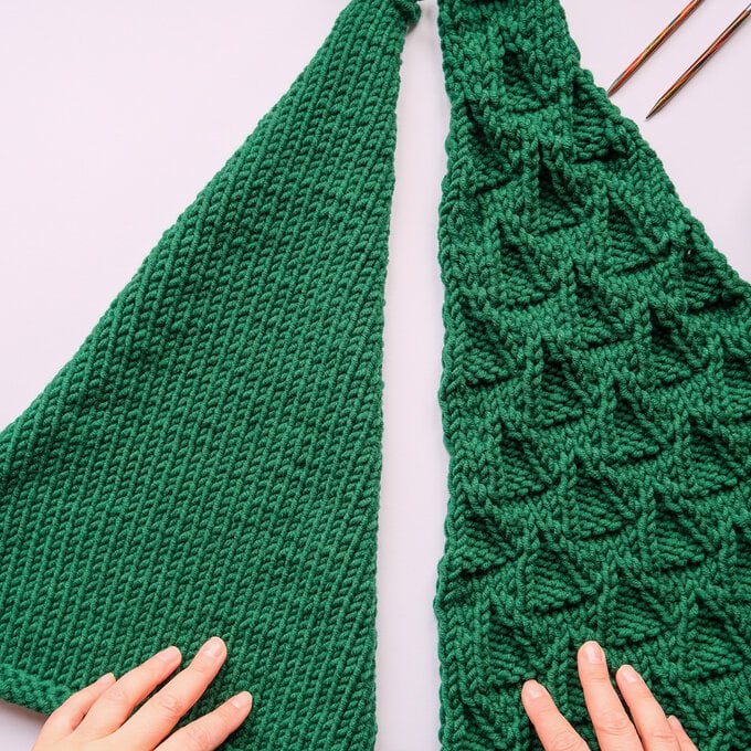 Idea_How-to-knit-a-Christmas-tree-cushion_cable-image-1.jpg?sw=680&q=85
