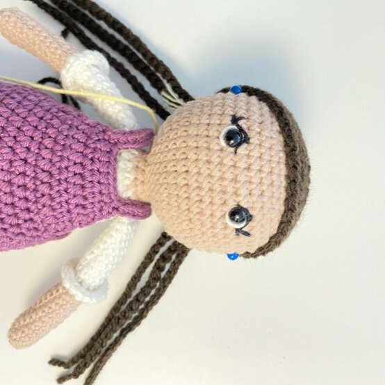 How-to-Crochet-an-Autumn-Amigurumi-Doll-hair-3.jpeg?sw=554&q=85