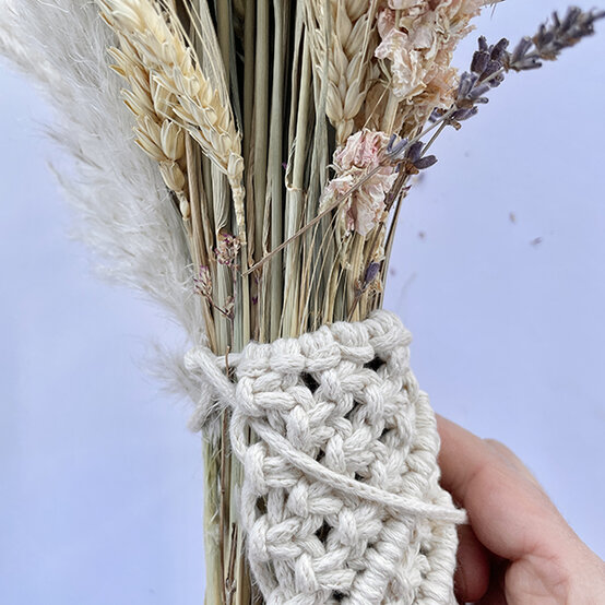 Idea_How-to-Make-a-Wedding-Macrame-Bouquet-Wrap_Step31.JPG?sw=554&q=85