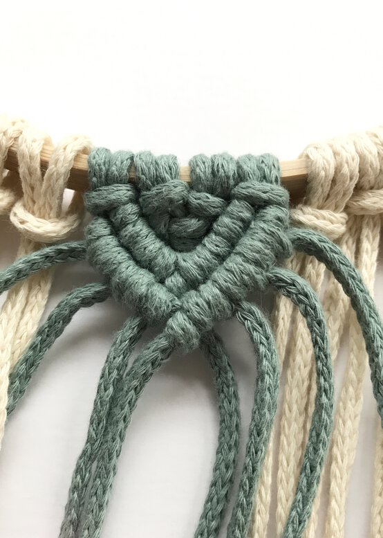 how_to_make_easter_macrame_wreath_4.jpg?sw=554&q=85