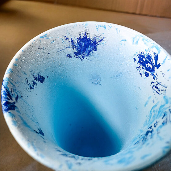 Montana%20Spray%20Paint%20Vase_Step8a.jpg?sw=554&q=85