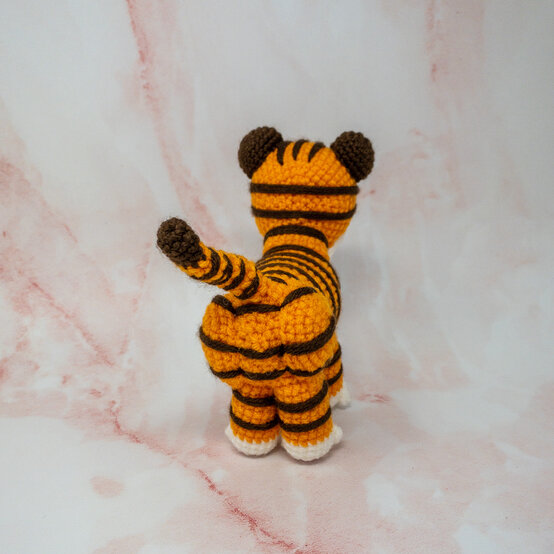 how-to-crochet-a-tiger-back.jpg?sw=554&q=85