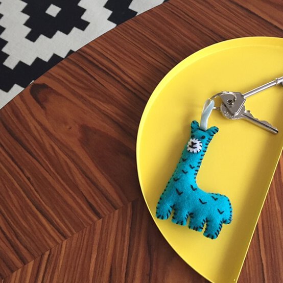 25-things-to-sew-felt-llama.jpg?sw=554&q=85