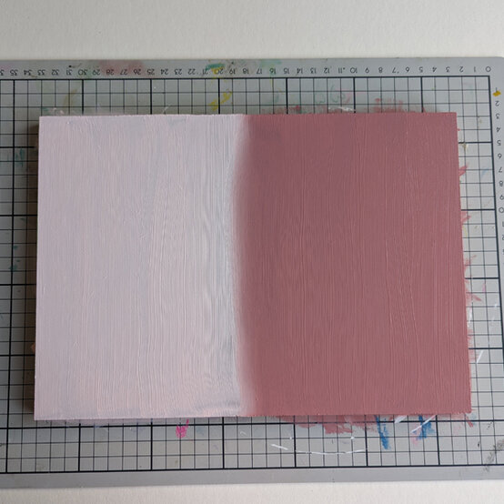 idea_how-to-make-a-celebration-sign-with-vinyl_step2.jpg?sw=554&q=85