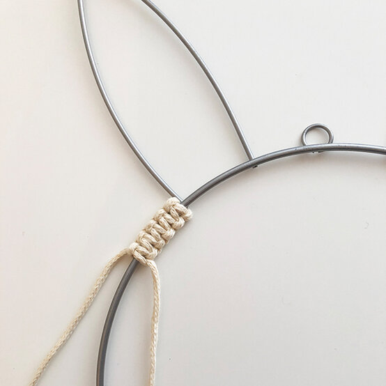 macrame-bunny-wreath-3a.jpg?sw=554&q=85