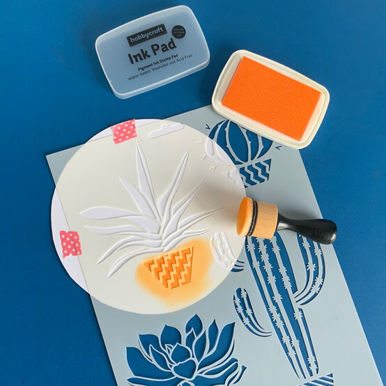 idea_how-to-make-a-stencilled-new-home-card_step1.jpg?sw=554&q=85